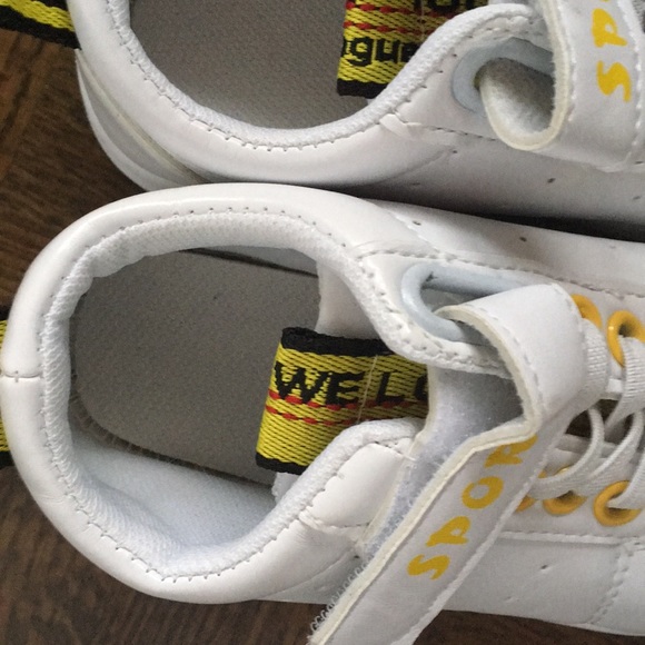 Shoes - Picture 2 of 4